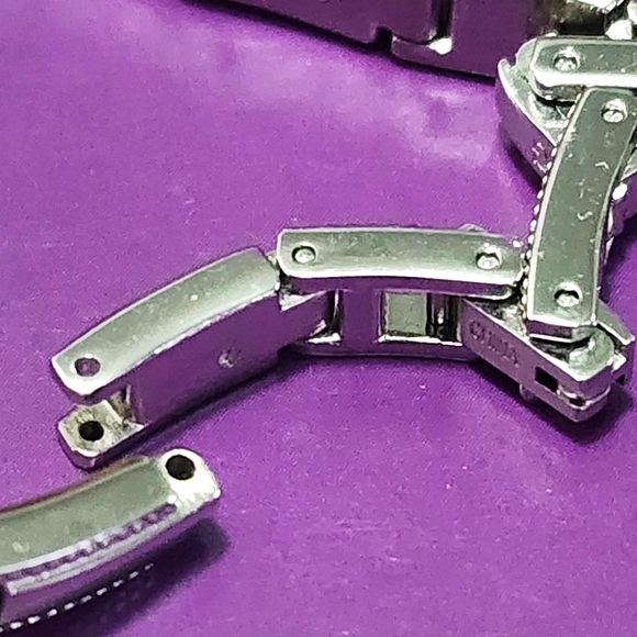 Guess Women's Watch Missing Pin - Picture 5 of 6